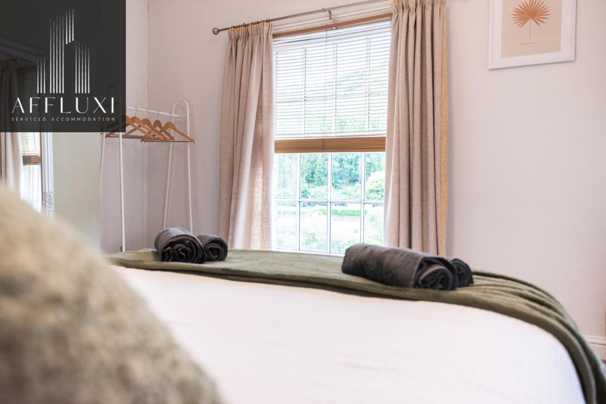 Holiday home Riverside Hot Tub Retreat Sleeps 8 *