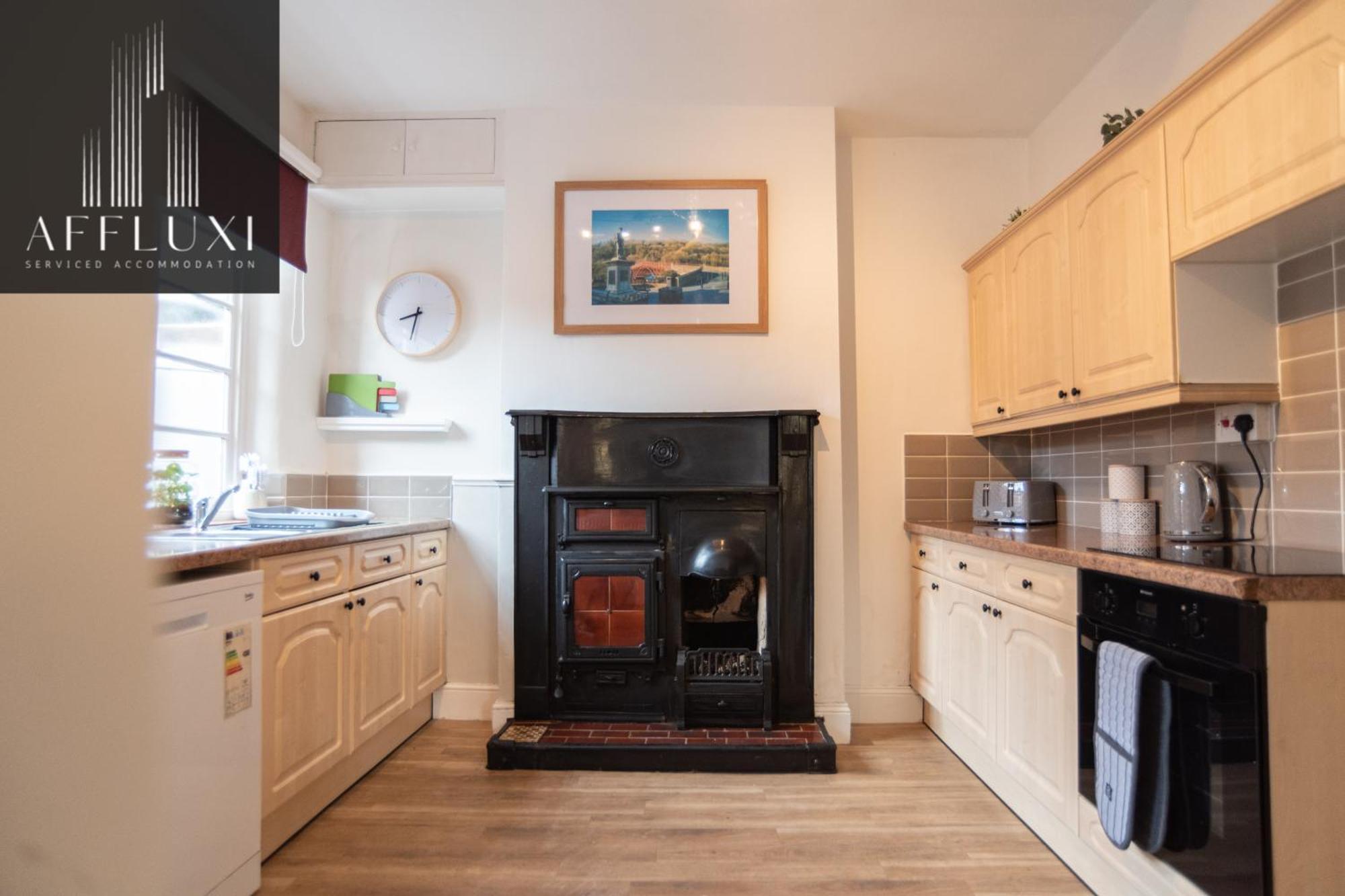 Riverside Hot Tub Retreat Sleeps 8 * Ironbridge