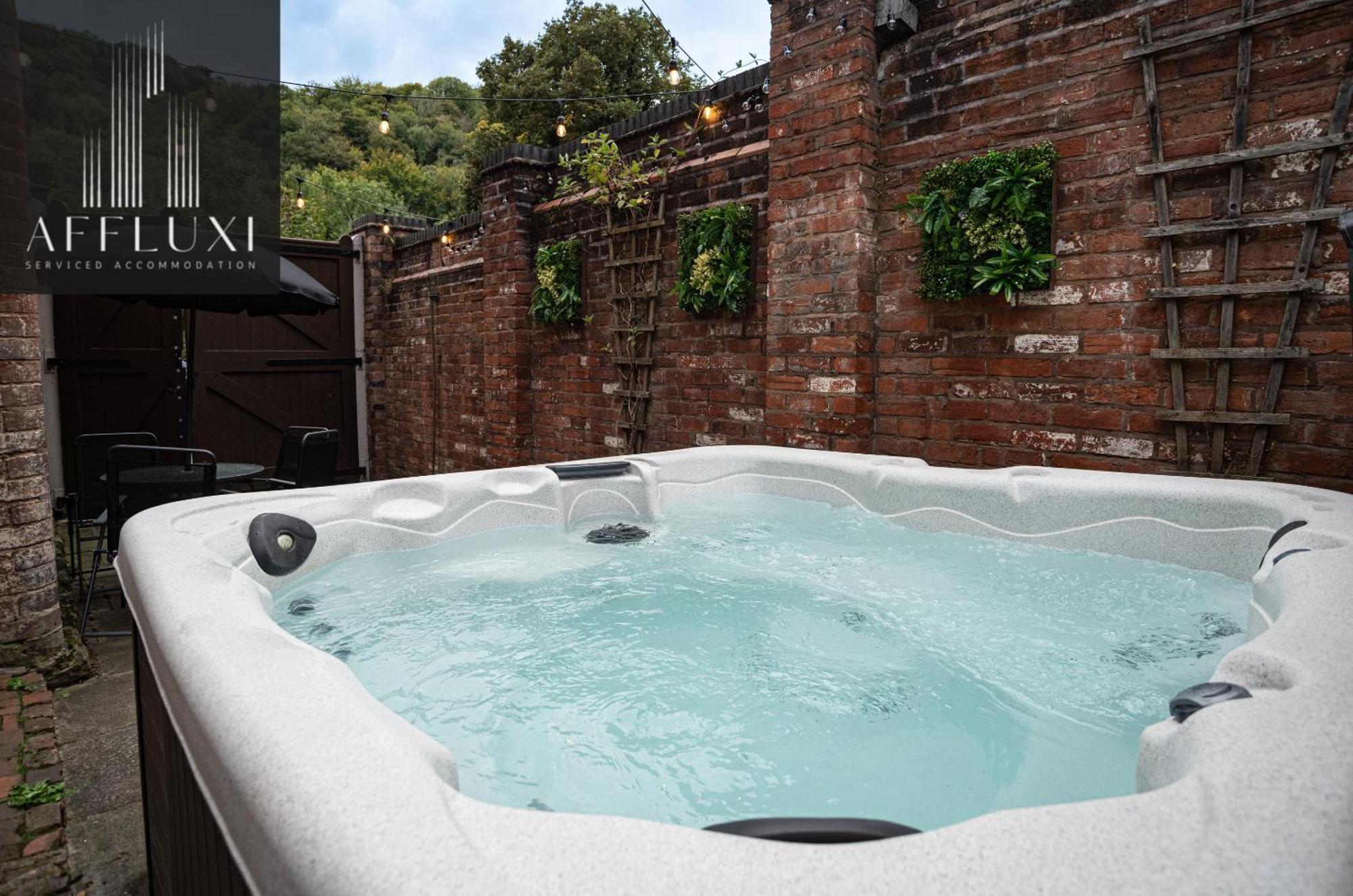 Holiday home Riverside Hot Tub Retreat Sleeps 8 Ironbridge
