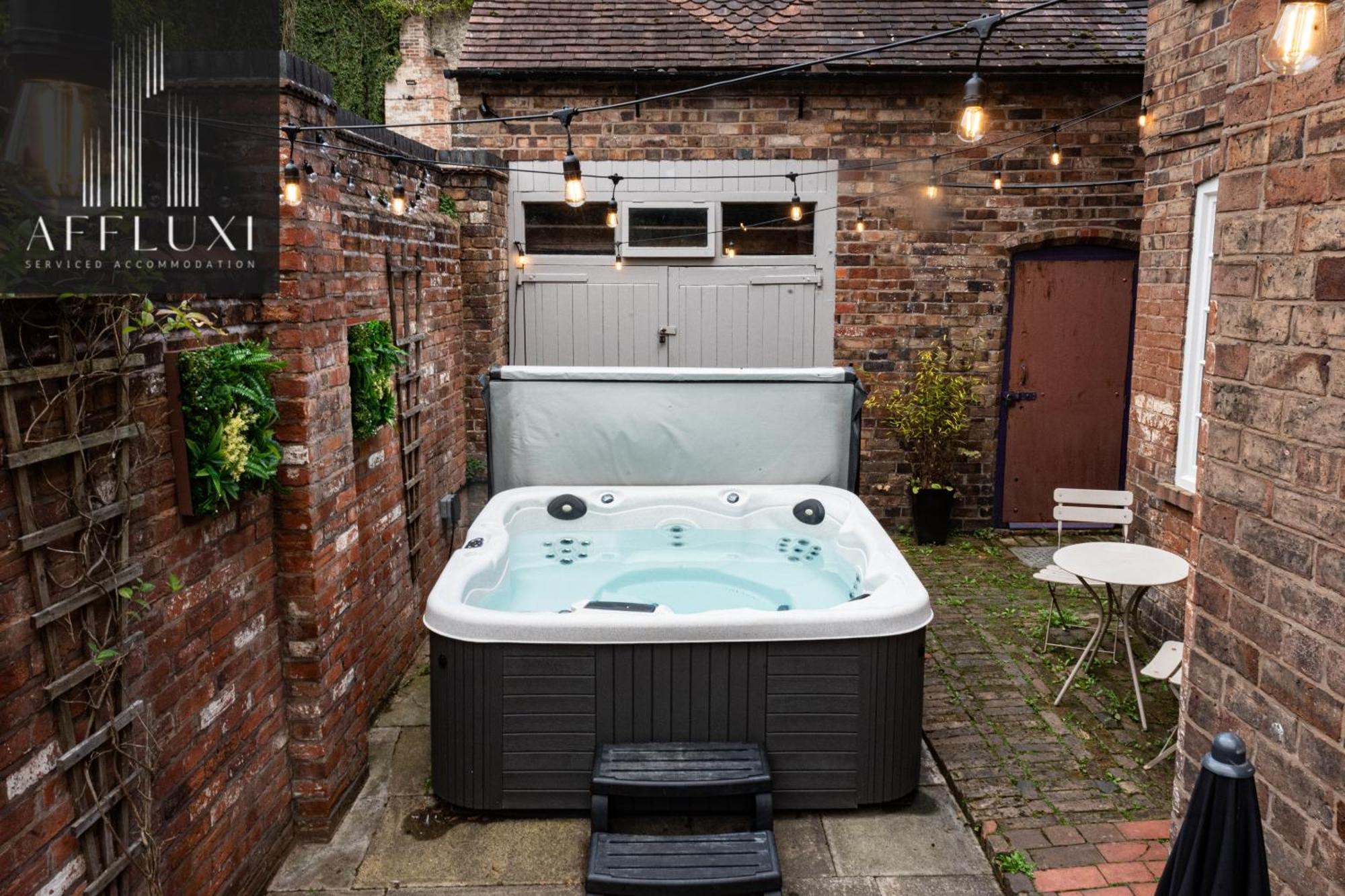 Holiday home Riverside Hot Tub Retreat Sleeps 8 Ironbridge